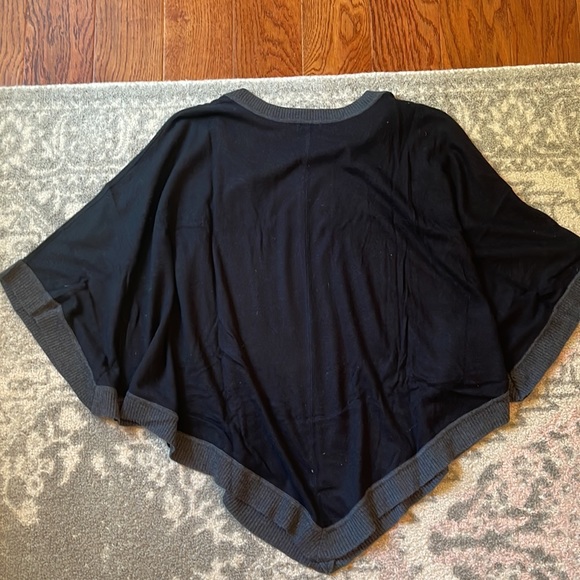 Splendid Black Knit Poncho - Picture 5 of 5